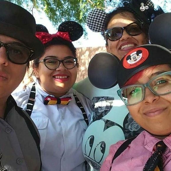 Meet your Posher, Donelle - Picture 1 of 1